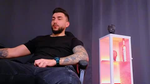 MightyAaron online show from January 3, 9:04 am