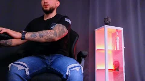 MightyAaron online show from February 28, 9:15 am