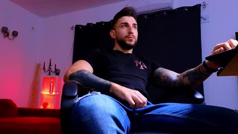 MightyAaron online show from October 3, 3:00 am