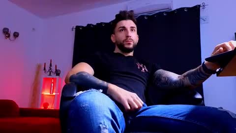 MightyAaron online show from October 4, 5:12 am