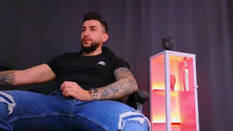 MightyAaron online show from January 18, 4:41 am