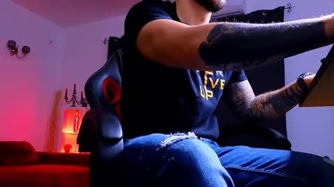 MightyAaron online show from September 14, 1:40 am