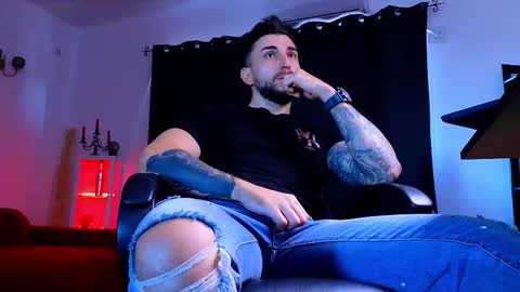 MightyAaron online show from October 19, 7:33 am