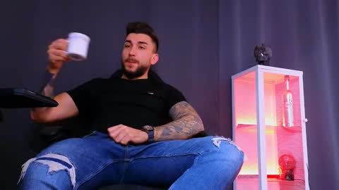 MightyAaron online show from March 4, 2:38 am