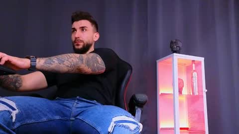 MightyAaron online show from January 20, 7:14 pm