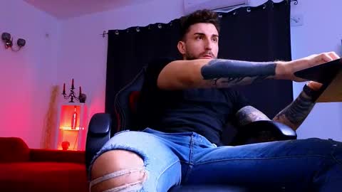 MightyAaron online show from November 14, 6:48 am