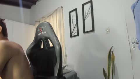 Miguel Hernandez online show from February 4, 8:17 pm