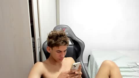 Miguel Hernandez online show from October 27, 2:30 pm