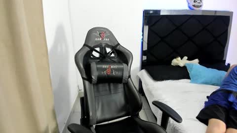 Miguel Hernandez online show from February 24, 10:43 pm