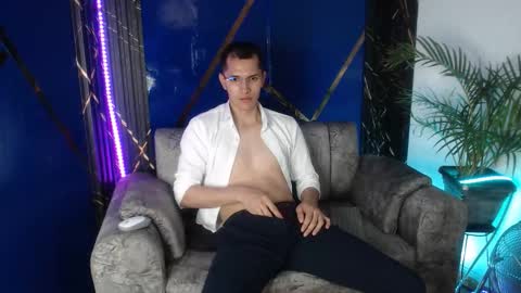 milandavid1 online show from March 11, 6:15 pm