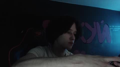 Max online show from February 9, 11:53 pm