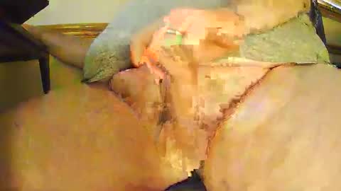 mnguy19726969 online show from April 17, 9:39 pm