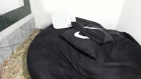 monkeyd_66 online show from February 26, 5:53 am