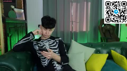 moon_gloww online show from February 27, 6:03 am