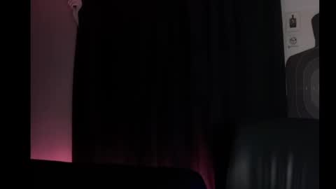 mount_vesuvius online show from April 16, 9:39 pm