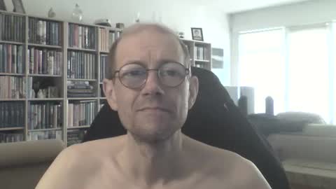 Frederik online show from May 7, 9:31 am