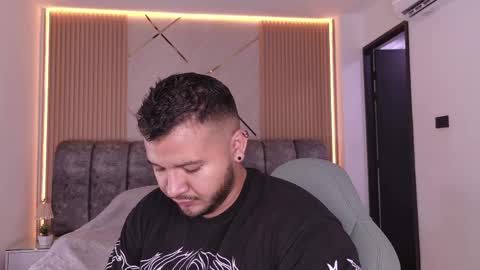 MIKEE online show from May 27, 3:14 am