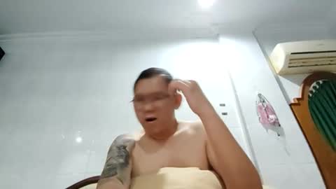 Snapshot of mr_thick89 chatting on October 2, 9:46 am mr_thick89 online show from October 2, 9:46 am