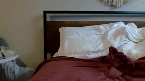 mravocadoman22 online show from February 4, 6:47 pm