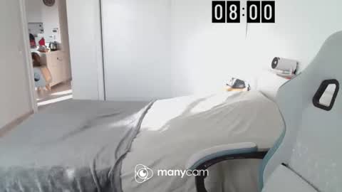 mrdr000 online show from March 17, 7:00 am