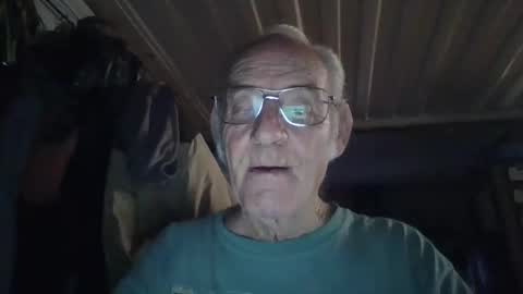 Chuck online show from April 21, 7:14 am