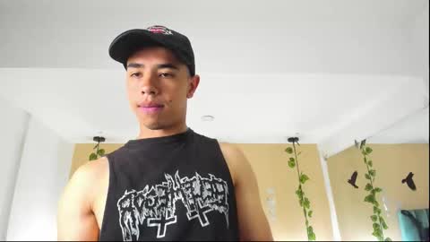 Snapshot of muscle_scott chatting on October 19, 12:30 pm muscle scott online show from October 19, 12:30 pm