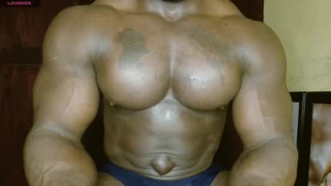 musclegod23 online show from February 18, 3:09 pm