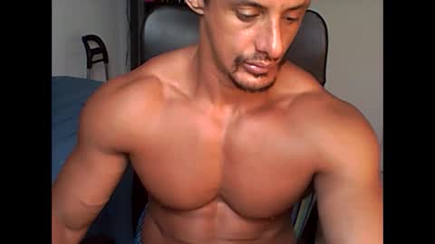 muscleoss online show from January 31, 3:55 pm