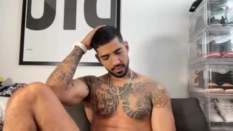 Myke esthetic online show from October 7, 1:04 pm