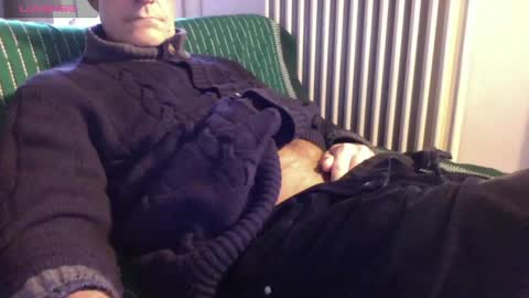 Bi sexy guy lovense hush is on private is open or password show tip if you like. online show from February 6, 3:31 pm