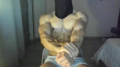 mysterious_muscles online show from April 13, 11:27 pm