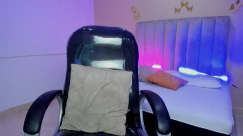 Nascary Fox online show from February 19, 9:11 pm