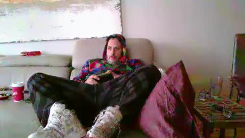 nassobout online show from January 1, 5:11 pm