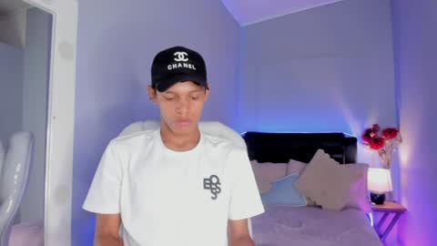 nathalie_moon_ online show from April 8, 1:09 pm