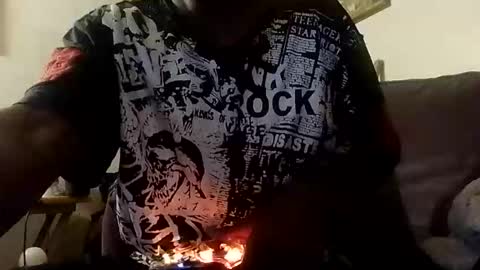 nathanbutler0 online show from April 16, 11:51 pm