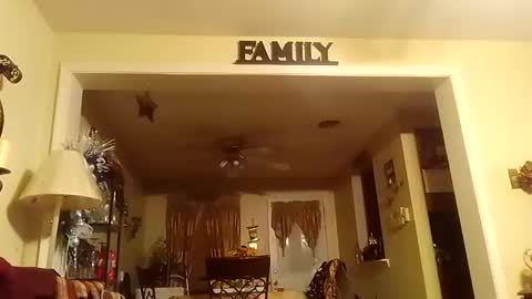 nathanbutler0 online show from April 13, 2:23 am