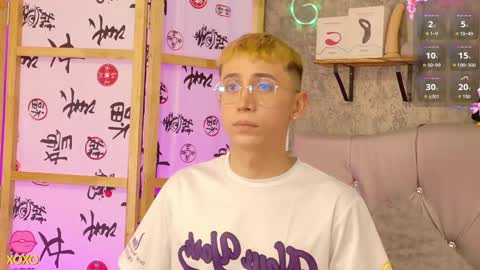 Christopher  Chris online show from November 29, 1:18 am