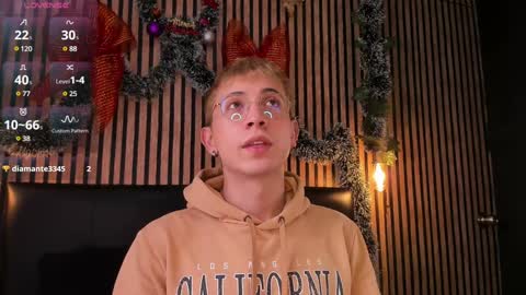 Christopher  Chris online show from December 12, 12:33 pm