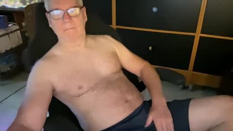 naughtydaddyla online show from July 16, 1:01 am