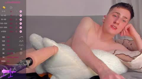 Snapshot of neiljungg chatting on February 27, 8:31 pm Neil online show from February 27, 8:31 pm