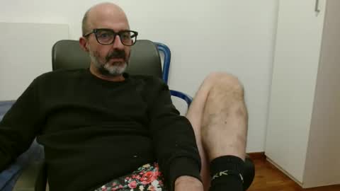 simi online show from November 4, 7:15 pm