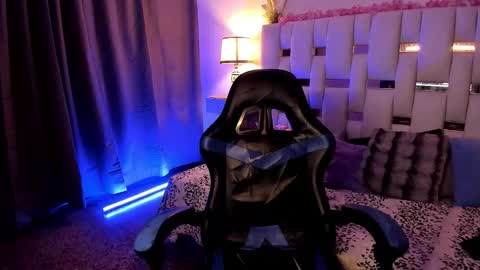 Yeison online show from March 8, 3:32 am