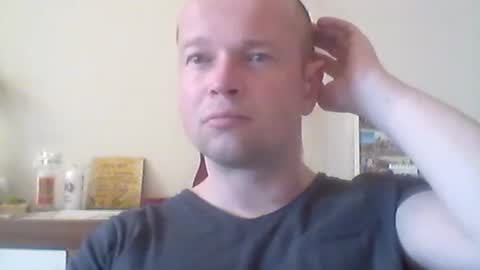 nick1990b online show from April 27, 4:47 pm