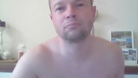 nick1990b online show from April 16, 5:13 pm