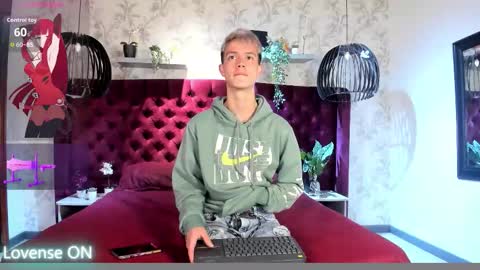 Nick  online show from November 6, 12:30 pm