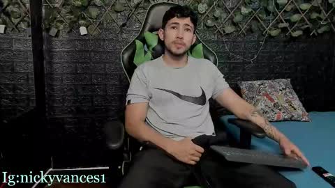 nicky online show from October 22, 6:43 pm