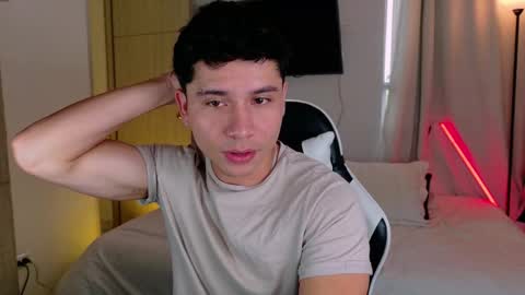 Snapshot of nicocruzz chatting on September 24, 12:03 pm Nico Cruz online show from September 24, 12:03 pm