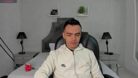 Nico King online show from December 3, 4:40 am