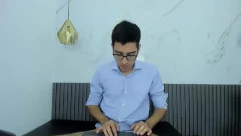 nicolasfine online show from January 15, 12:09 pm