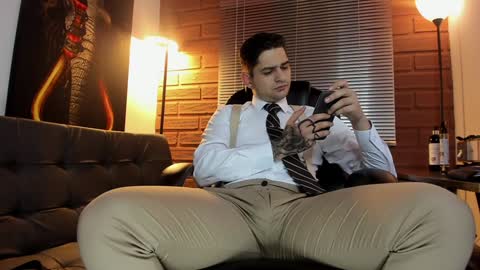 Nicolas Fellener online show from December 3, 7:30 am